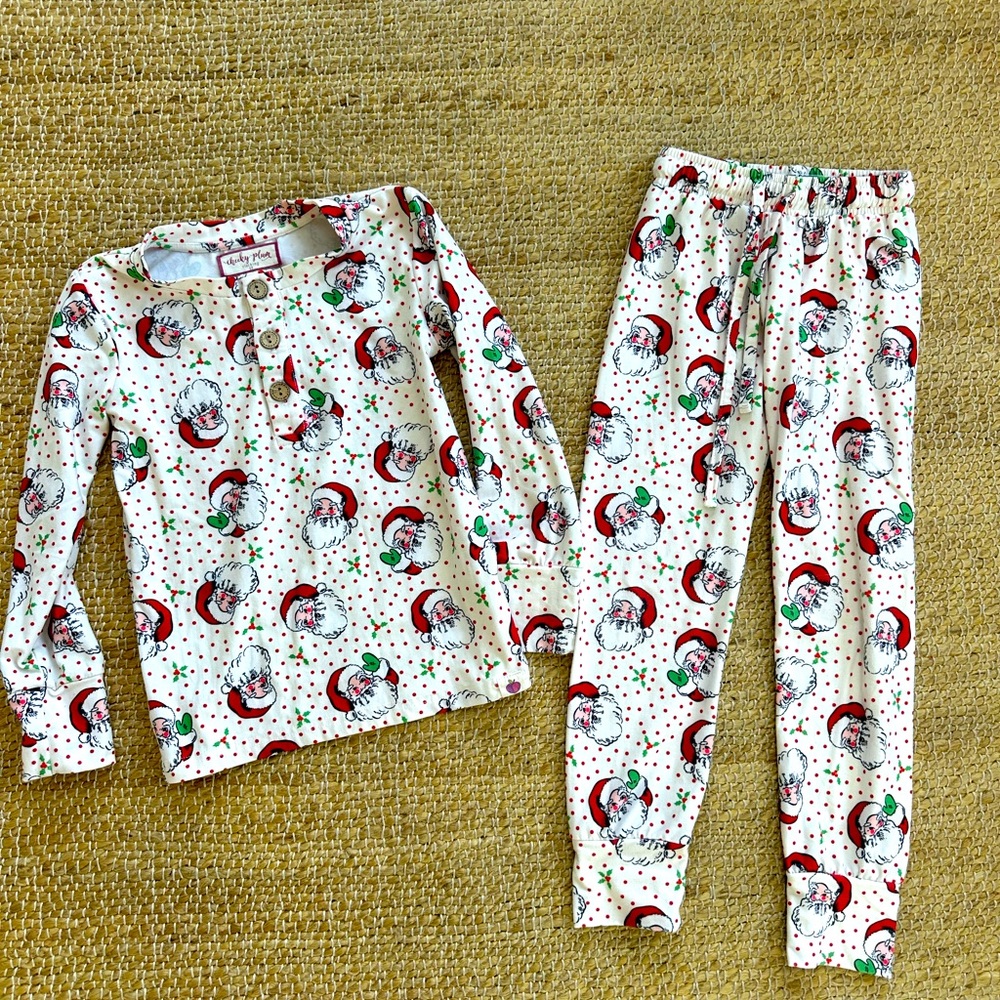 Cheeky Plum Vintage Santa Christmas Pajamas, super soft flannel like size 5